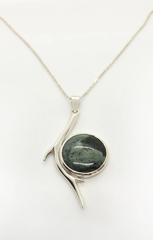 Branch and round Serpentinite pendant